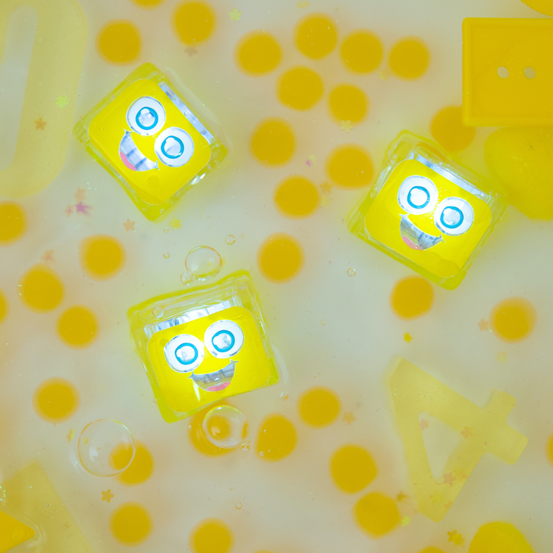 Glo Pals Water Activated Light-Up Cubes - Alex (Yellow)