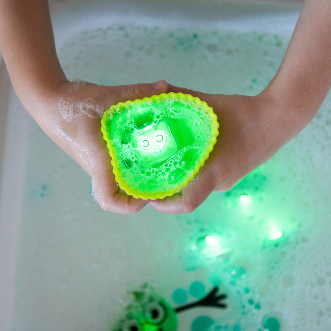 Glo Pals Water Activated Light-Up Cubes - Pippa (Green)