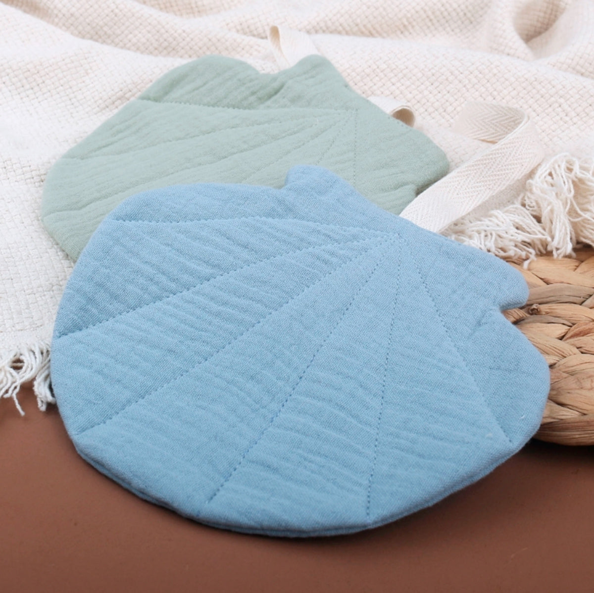 Shell Cotton Comforter & Dummy Holder