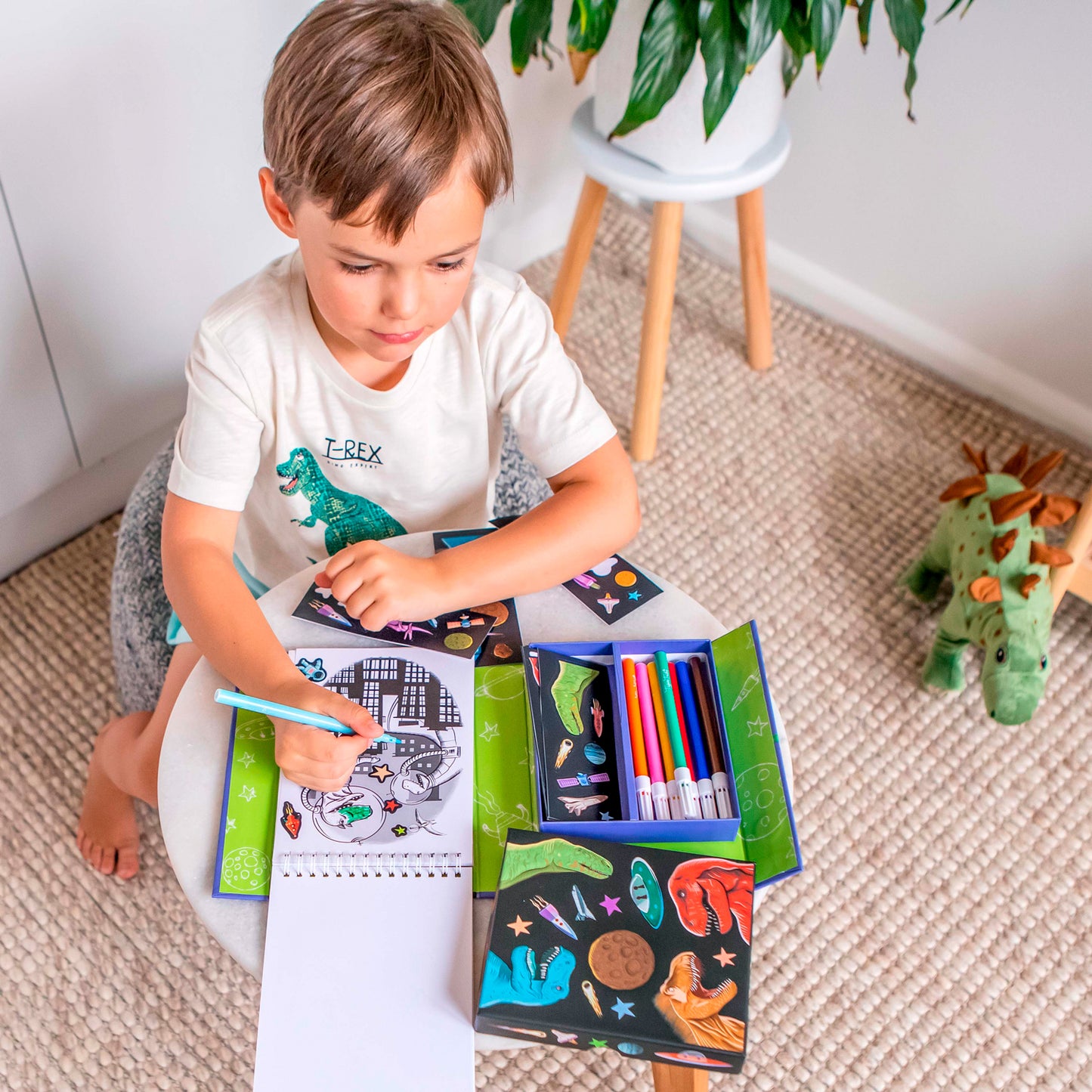 Colouring Set - Dinos in Space