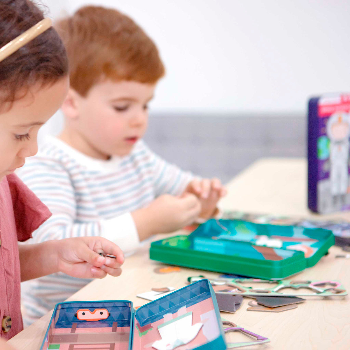 Magnetic Puzzle Box - Nature Explorer